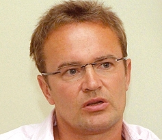 Dr. Thomas Nitzsche